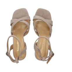 ALMA EN PENA Sandalias con tacón de Mujer 220 TAUPE